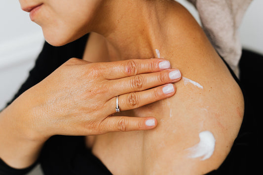 Cuidado corporal para piel sensible: menos es más
